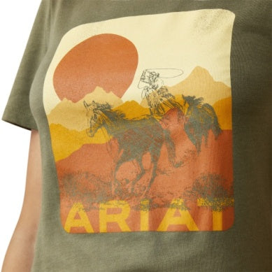 ARIAT WMNS MUSTANG FEVER SS TEE MILITARY HEATHER