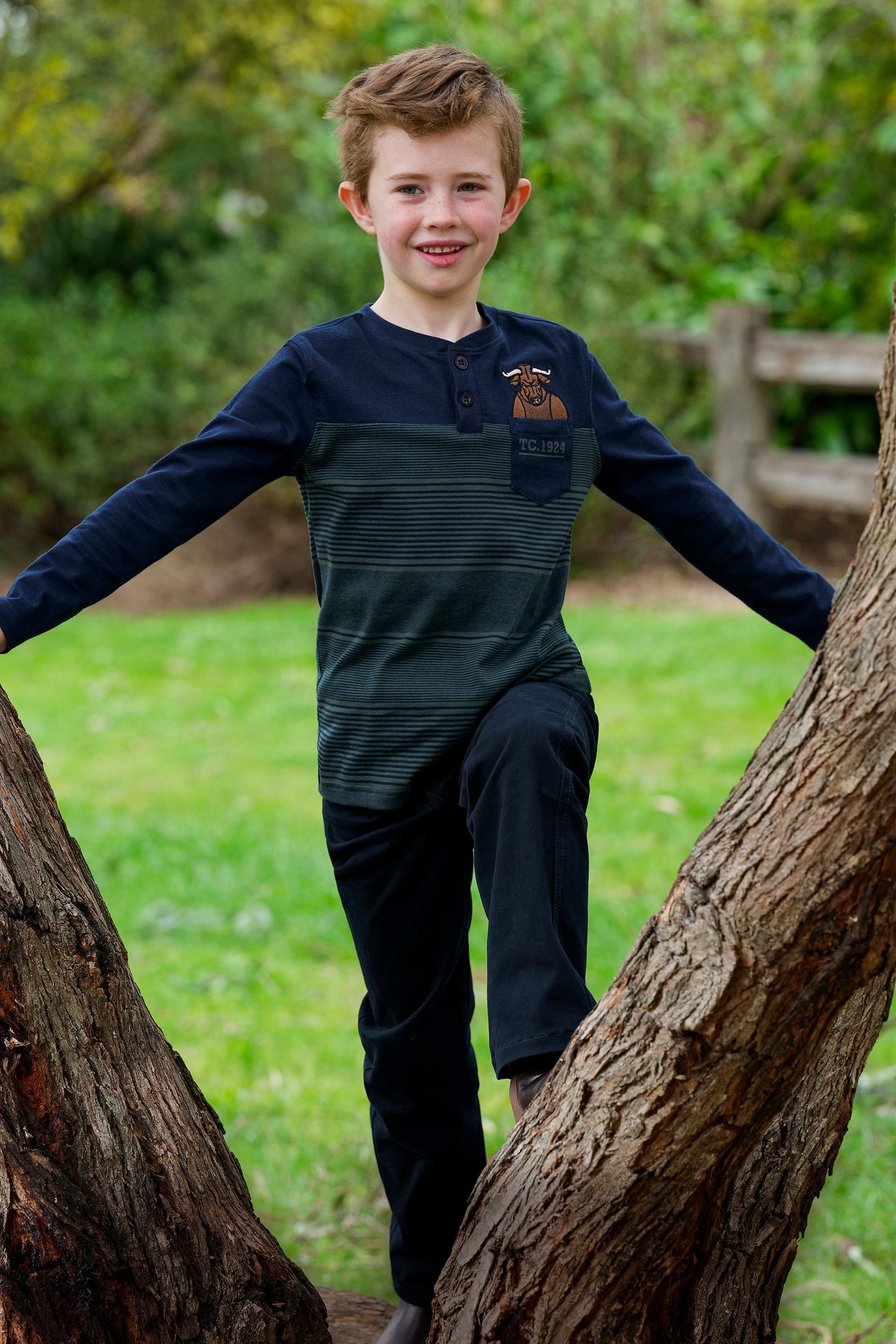 Thomas Cook Boy’s Benny Henley 1-Pocket Long Sleeve Tee