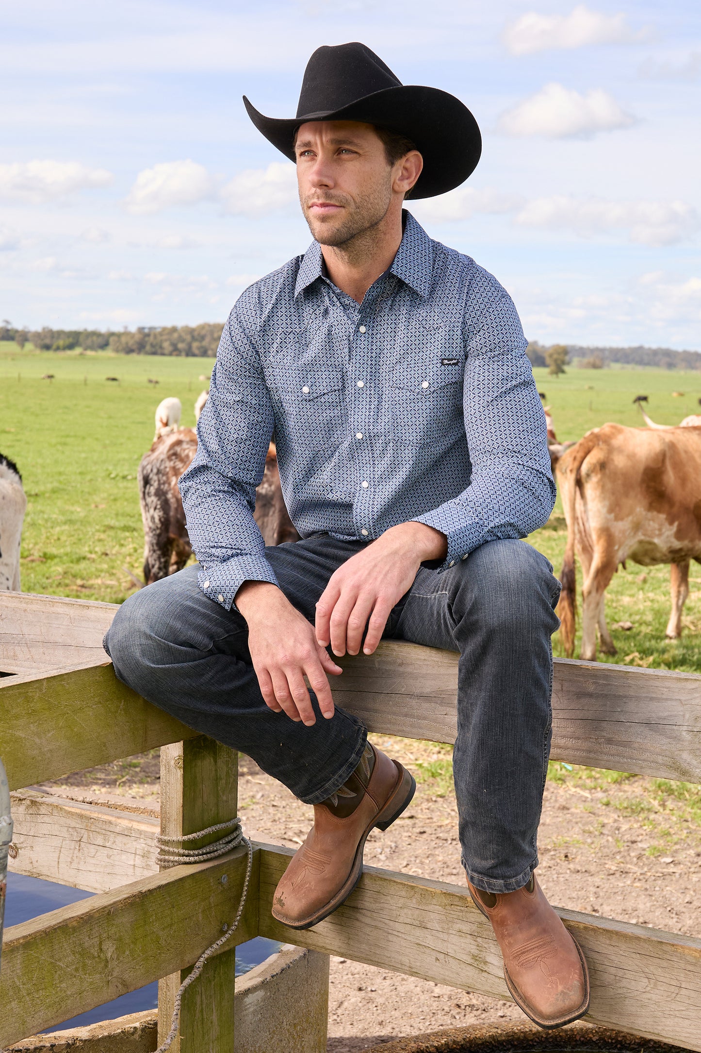 Wrangler Men’s Theo Print Western Long Sleeve Shirt
