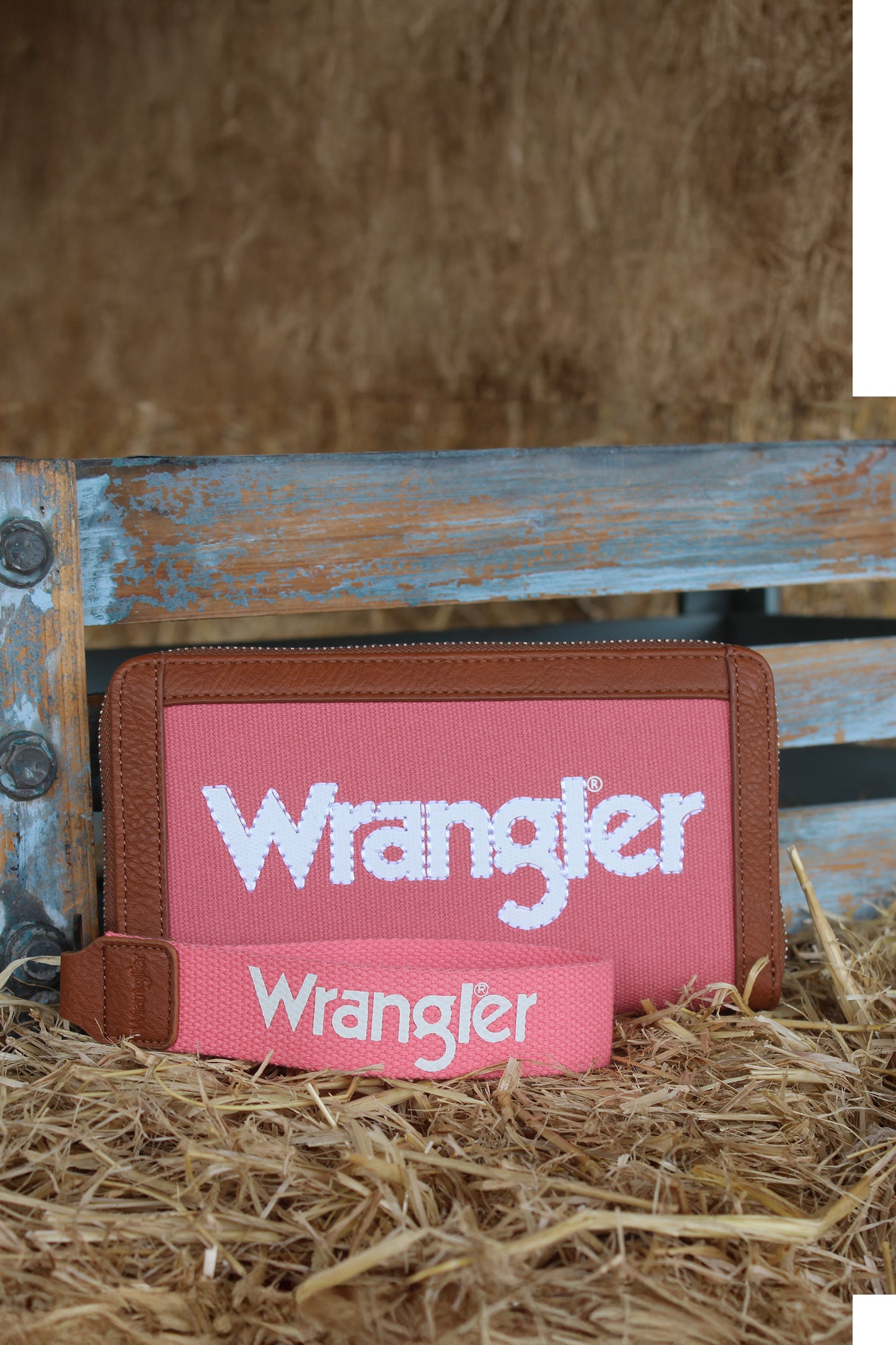 Wrangler Canvas Iconic Logo Wallet - Pink