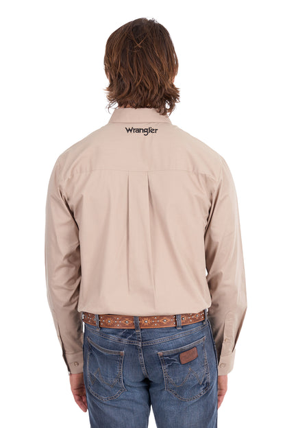 Wrangler Men’s Flex Tech 1-Pocket Button Down Long Sleeve Shirt - Sand