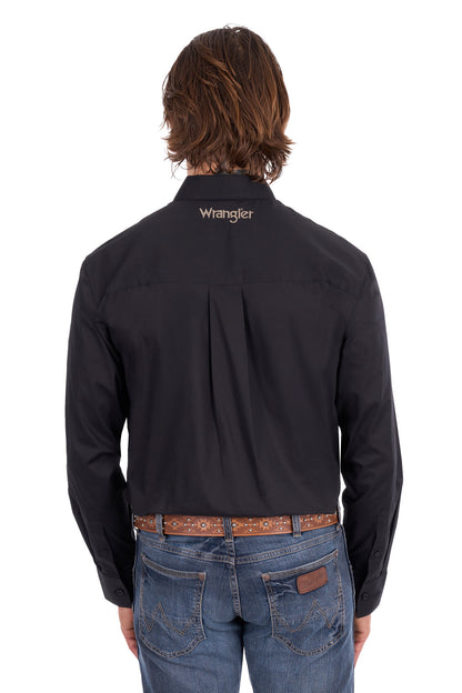 Wrangler Men’s Flex Tech 1-Pocket Button Down Long Sleeve Shirt - Black