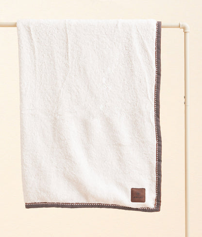 Ariat Snuggle Blanket - Appaloosa