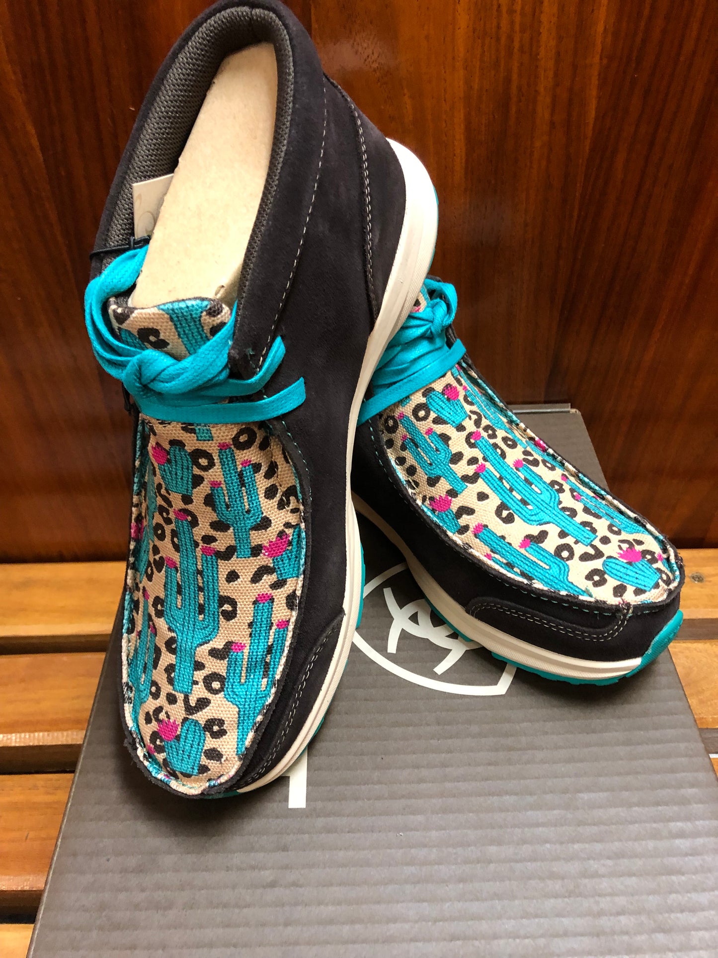 ARIAT WMNS SPITFIRE CHOC SUEDE/LEOPARD CACTUS